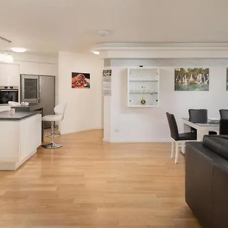 Lusso Blu Apartment *